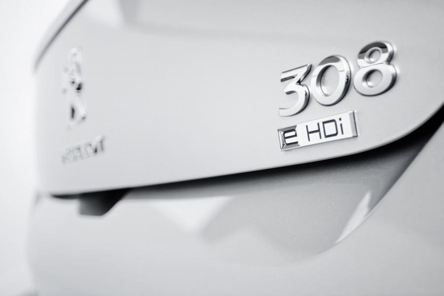  Peugeot 308 5-Door 2011 года  (фото 14 из 30)